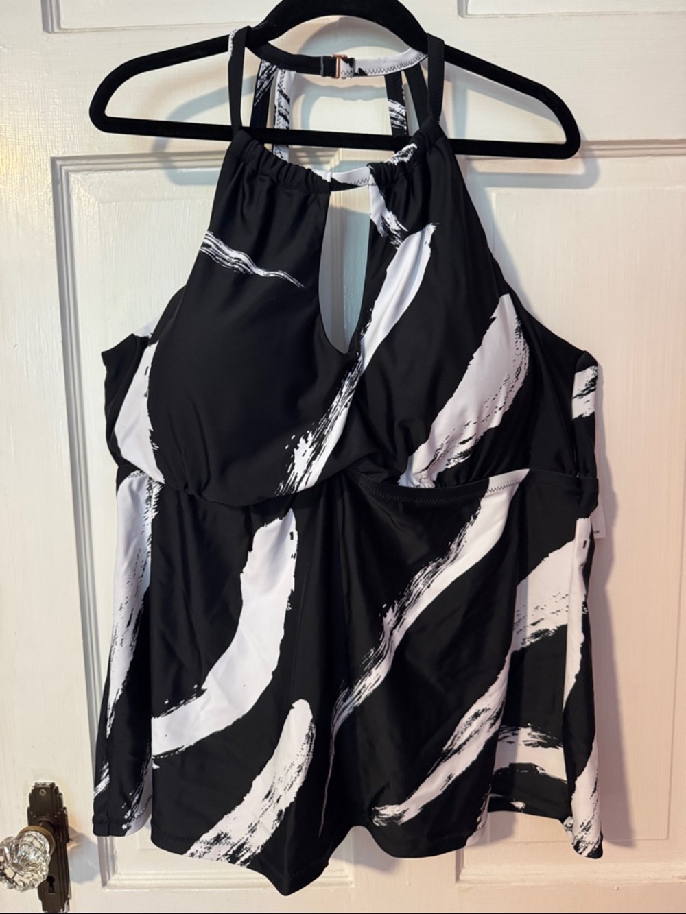NWT Raisins Curve Rosalie Tankini Top Black and White  Swimwear Underwire 22W